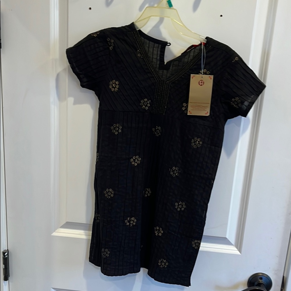 Black Indian V-Neck Short Sleeve Sheath Top